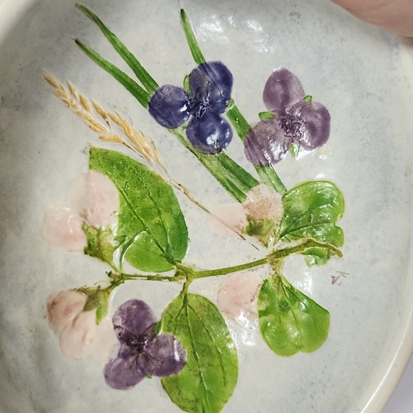 Salt marsh pottery botanical flower bowl handpainted darthmouth Mass. signed - Picture 2 of 9